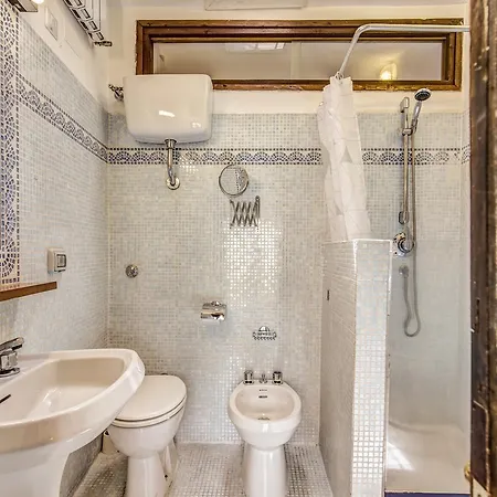 Homehouse Garofano - Rione Monti - Colosseum Appartement *