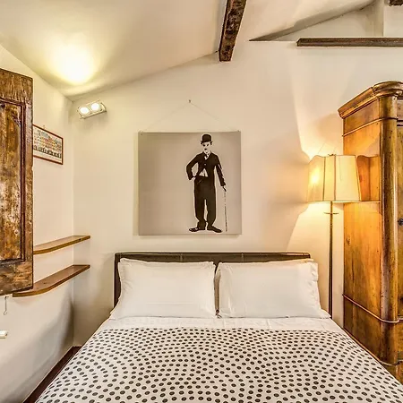 Homehouse Garofano - Rione Monti - Colosseum Apartamento Roma