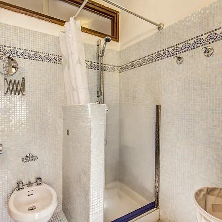 Homehouse Garofano - Rione Monti - Colosseum Apartamento Roma